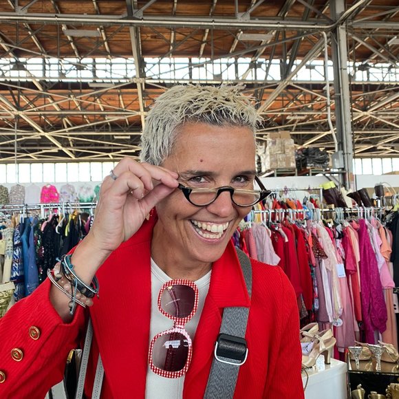 Meet your Posher, Raquel - Picture 2 of 3